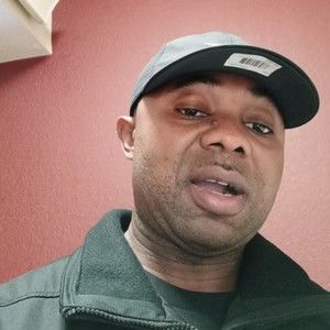 Meet your Posher, Emmanuel